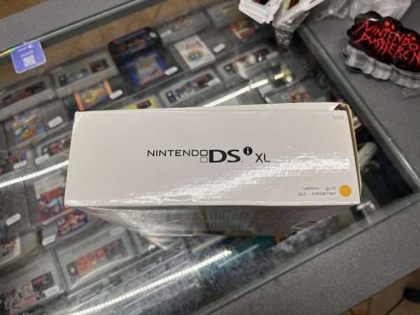 DSi XL Yellow(TOM/EMPTY) - Image 4