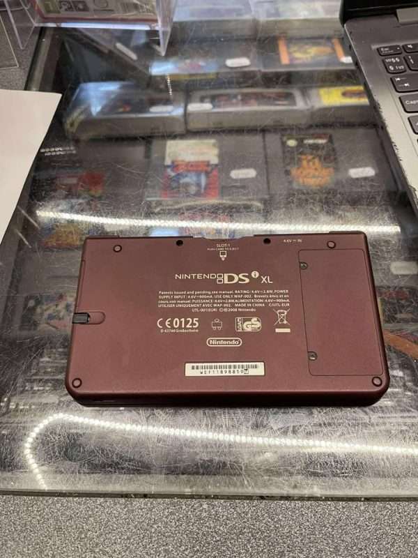 DSi XL: Burgundy inkl. oplader #2 - Billede 3
