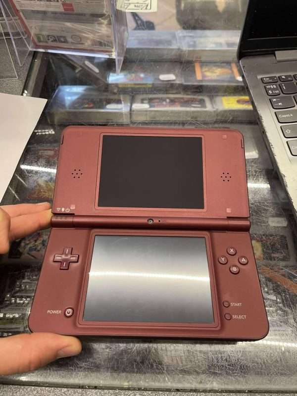 DSi XL: Burgundy inkl. oplader #2 - Billede 2
