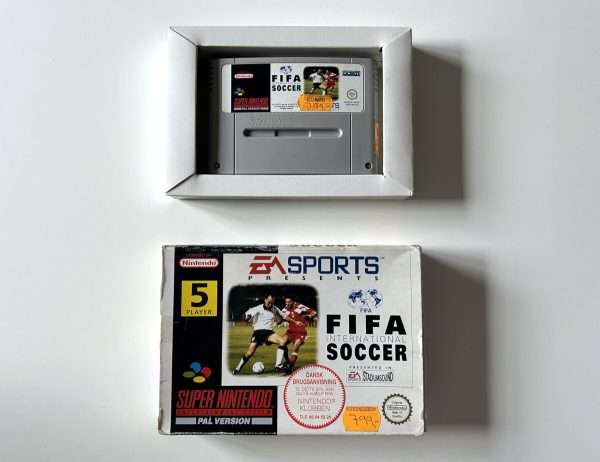Fifa International Soccer (SNES i original emballage) #211
