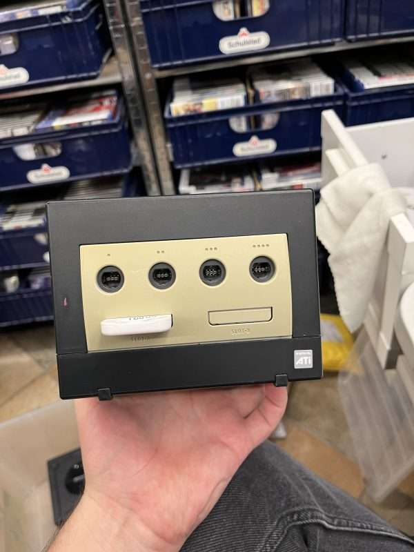 Gamecube: Black inkl. controller, memory card og kabler(konsol) #5 - Billede 4