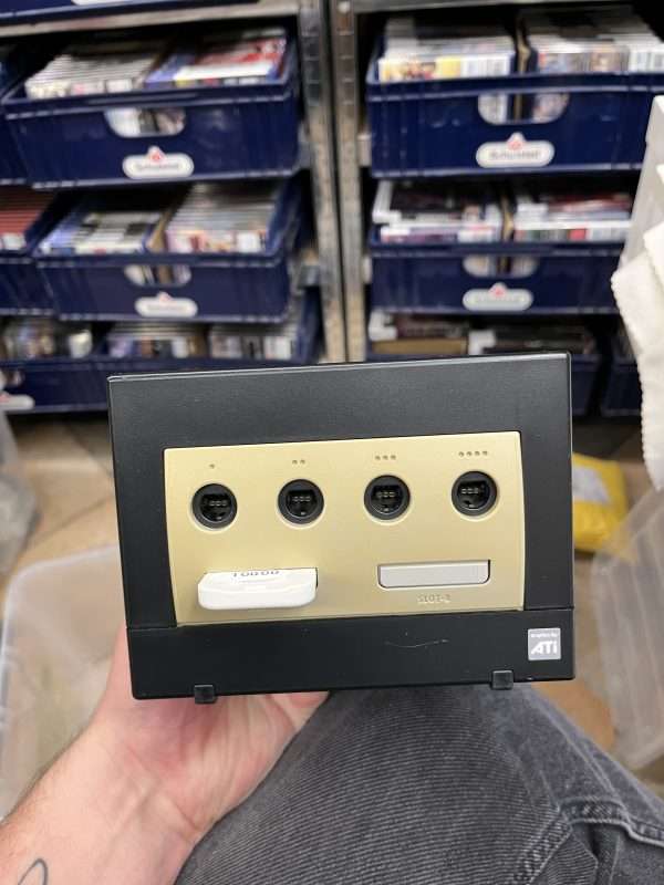 Gamecube: Black inkl. controller, memory card og kabler(konsol) #6 - Billede 4