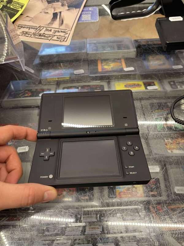 DSi: Black inkl. oplader #4 - Billede 2