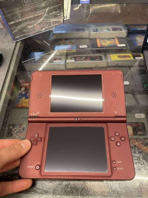 DSi XL: Burgundy inkl. oplader #3 - Billede 4