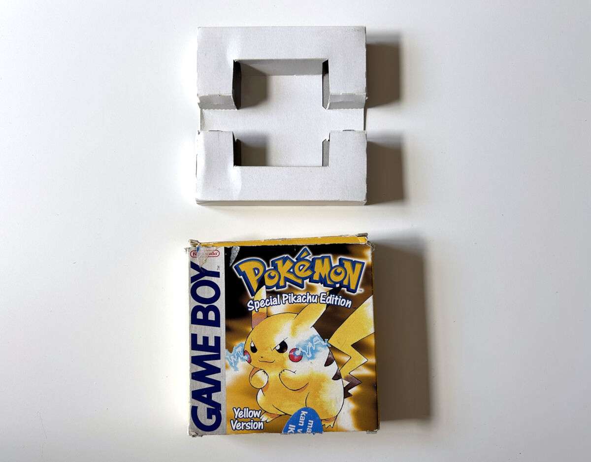 Pokemon Yellow Version (GB Classic) - TOM/EMPTY