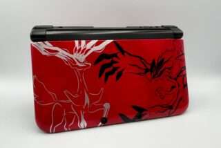 3DS XL: Nintendo 3DS XL Pokemon X/Y Red Console inkl. oplader