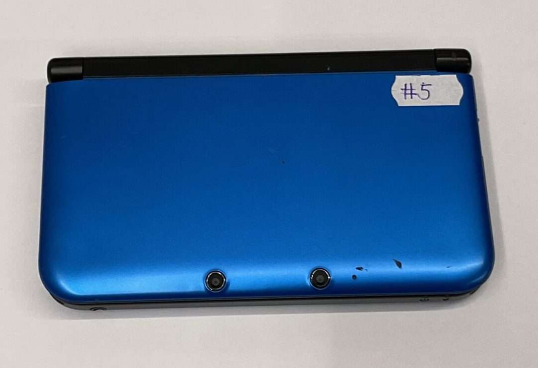 3DS XL: Metallic Blue inkl. oplader #5 - lille fejl på øverste skærm - Billede 2